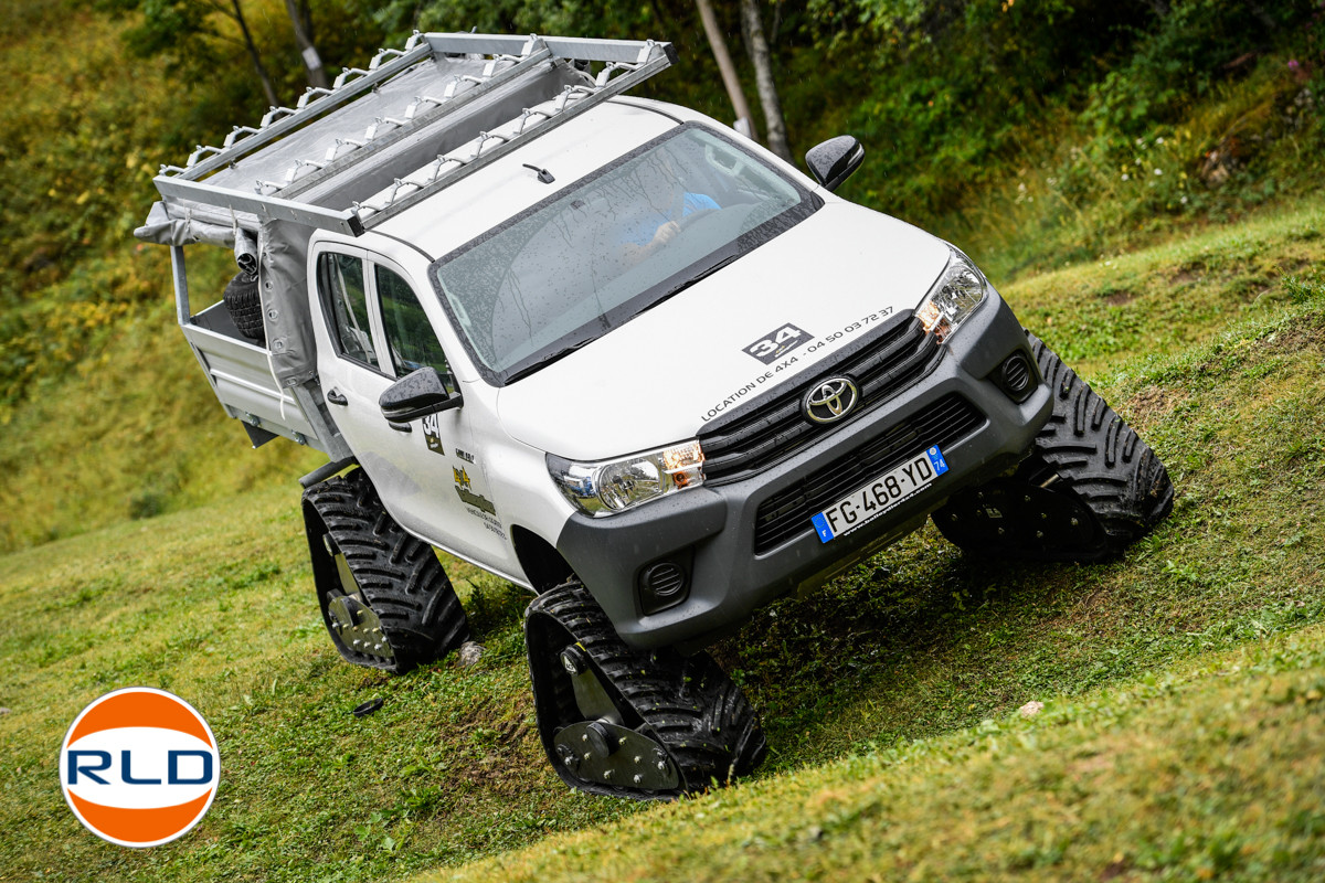 Toyota Hilux Pick up 4x4 à chenilles